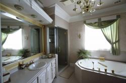 Click to enlarge image  - Very nice Bathroom Remodel - 